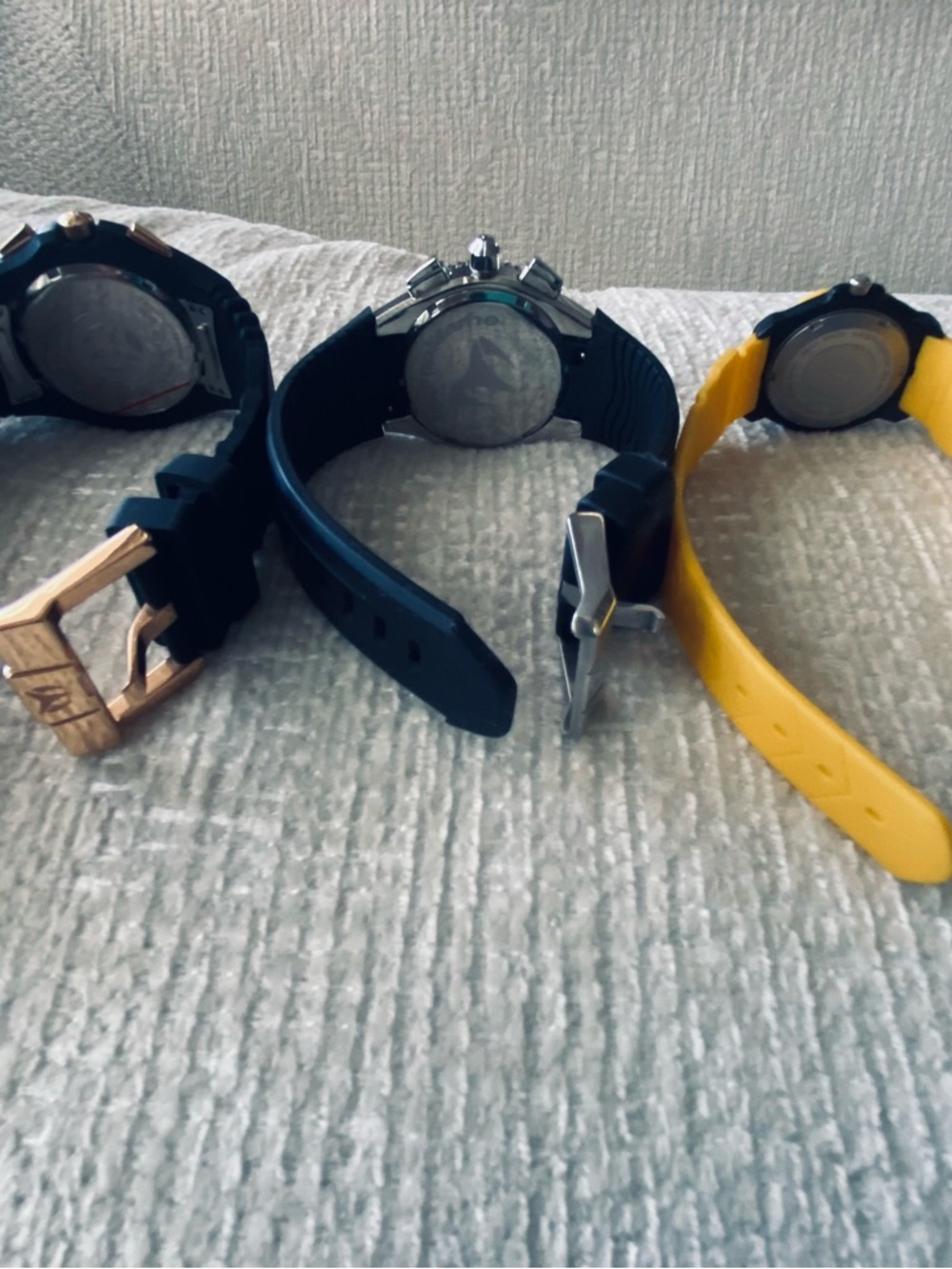 Yellow Sport Silicone Strap Dive-Style Watch - Picture 2 of 9